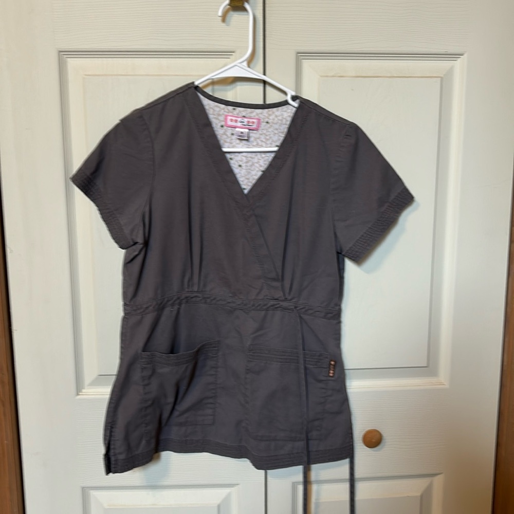 Koi scrub top small